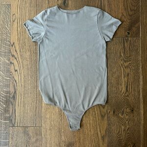 Skims Essential T-Shirt Bodysuit (never worn)